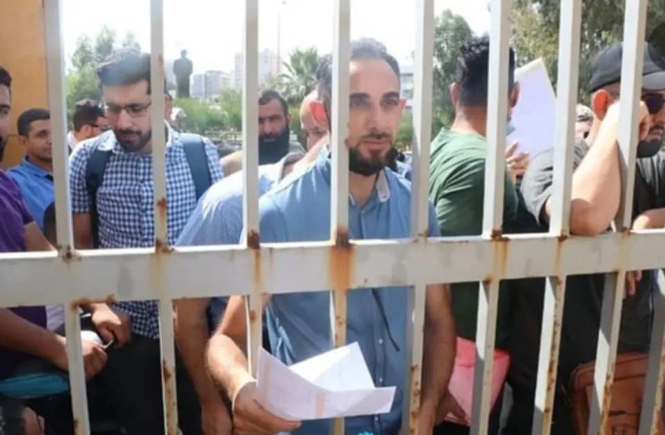 طوابير الذل تصل إلى التربية