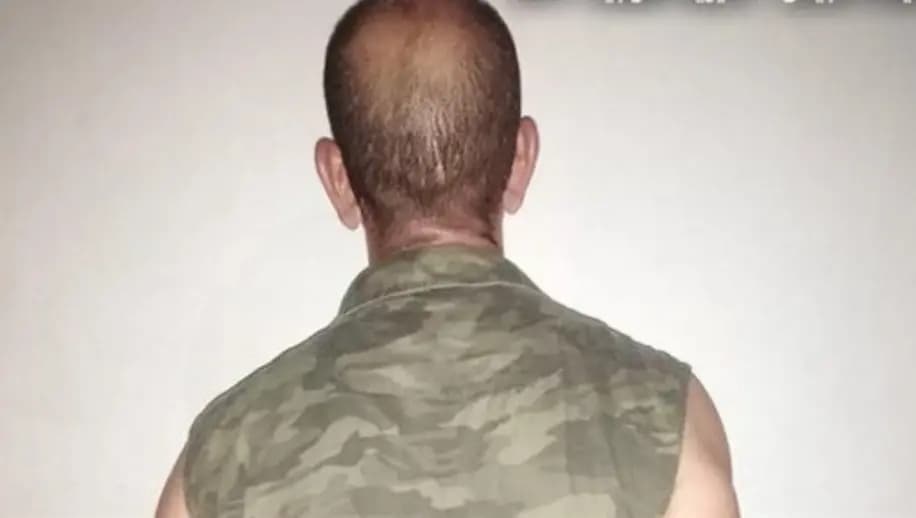 قوى الأمن تداهم منزل وتضبط سلاح حربي ومخدرات