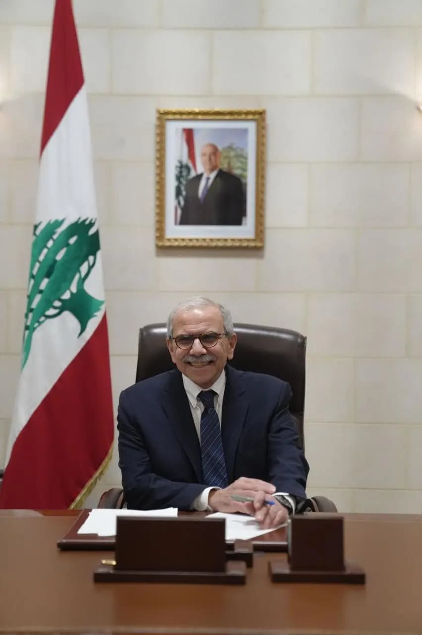 وسط مراسم رسمية.. سلام يتسلم مفتاح "الحكومة"