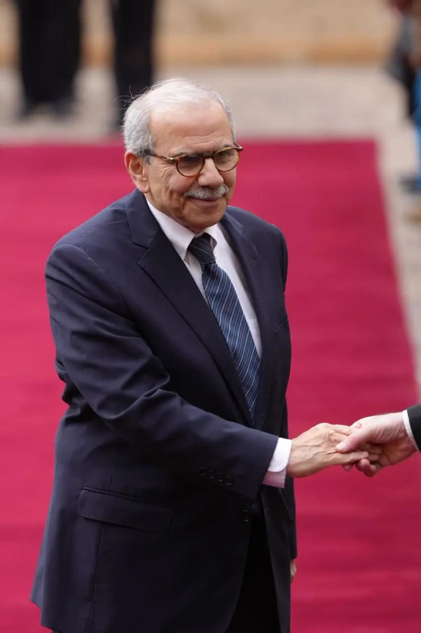 سلام يتلقى اتصال تهنئة