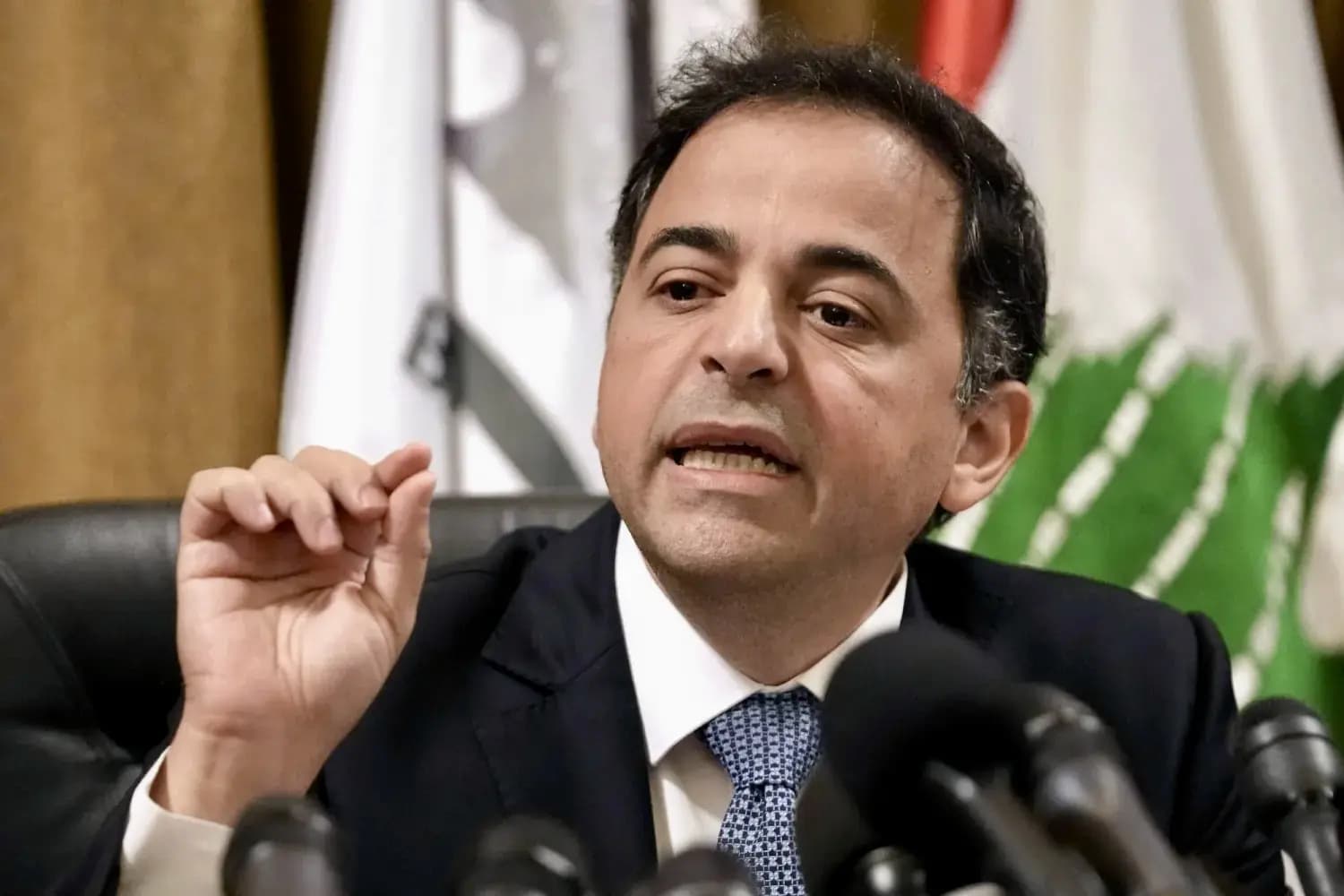 "لمعالجة الأزمة المالية".. منصوري يكشف عن خطة إعادة الأموال للمودعين