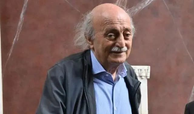 جنبلاط عقب لقاء وفد حزب الله: تركنا النقاط الخلافية جانباً