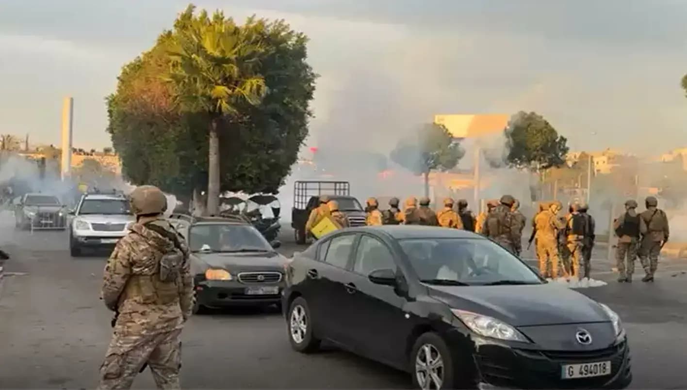 هرج ومرج على طريق المطار.. ماذا يجري؟