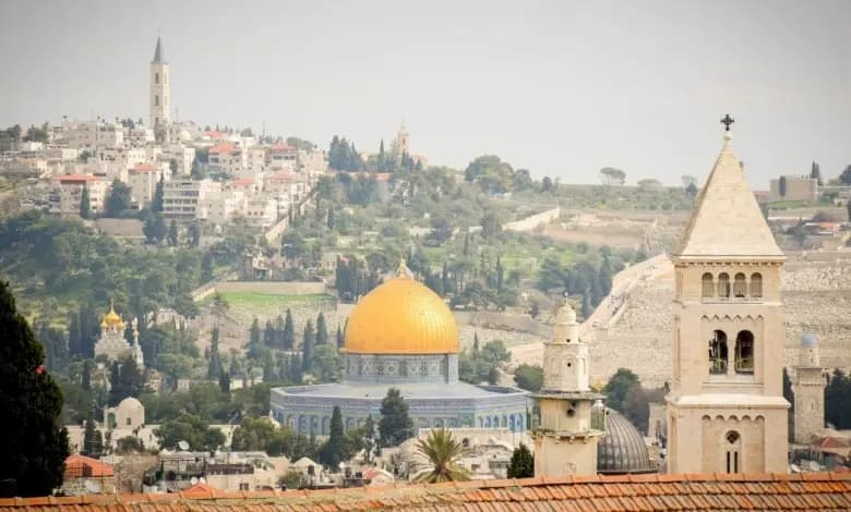 لجنة متابعة شؤون الكنائس تحذر من التصعيد الإسرائيلي ضد مسيحي القدس