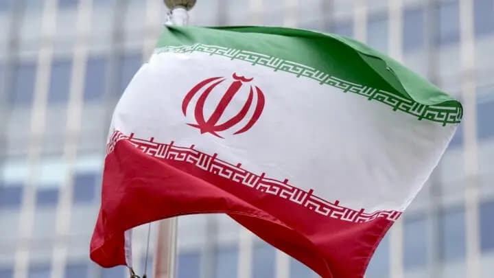 "تزامناً مع بيروت".. إيران تقيم مراسم تأبين للسيدين