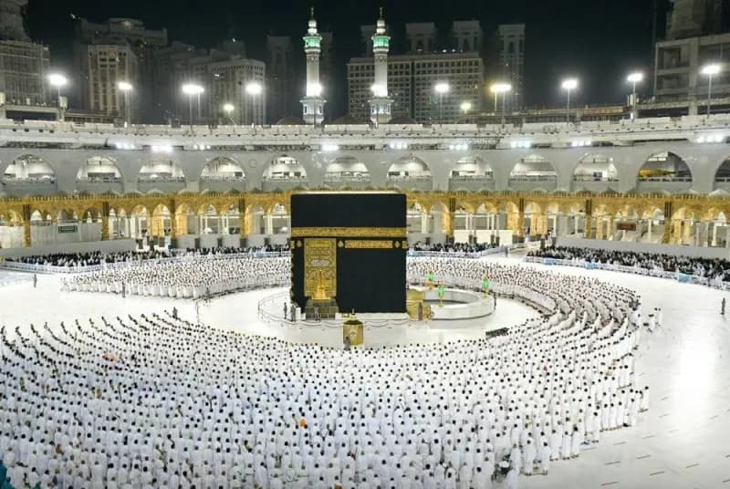 "لمن يريد أداء عمرة رمضان".. المملكة تؤكد ضرورة التطعيم