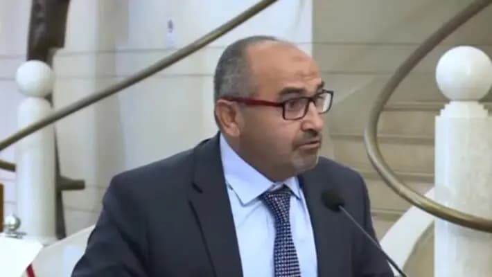 الحشيمي: لا يمكن المرور مرور الكرام