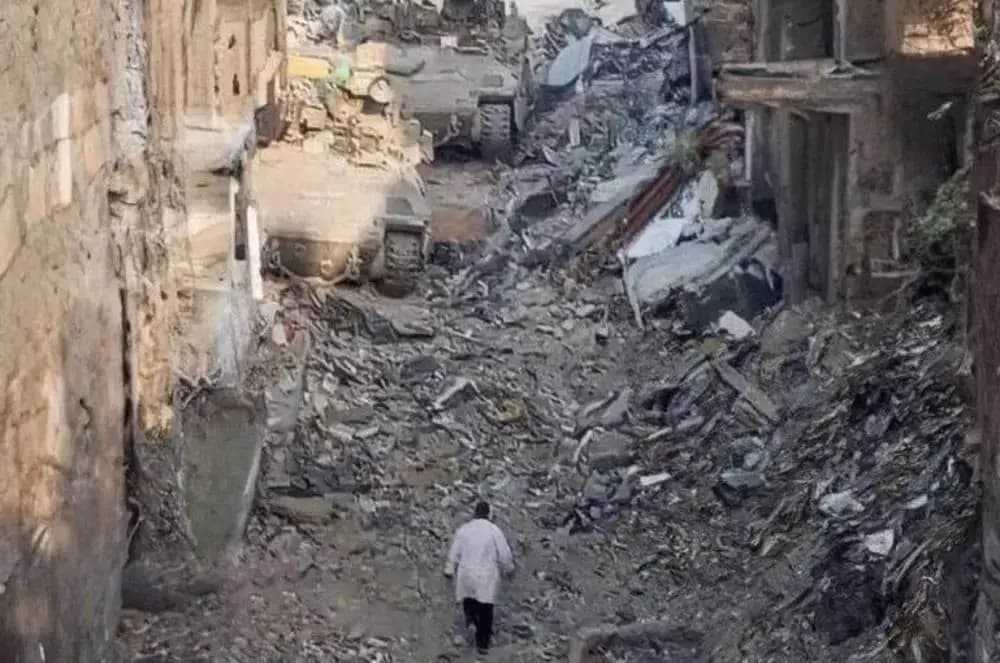 الغارديان: أطباء من غزة يروون كيف تم تعذيبهم وإذلالهم في المعتقلات الإسرائيلية