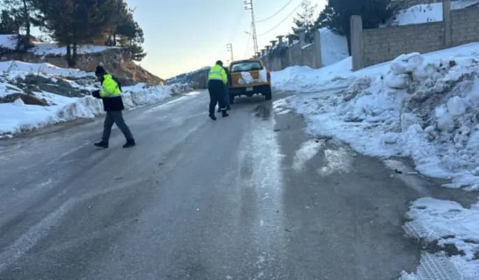 في ظل تراكم الثلوج.. هذا ما تعمل عليه وزارة الأشغال