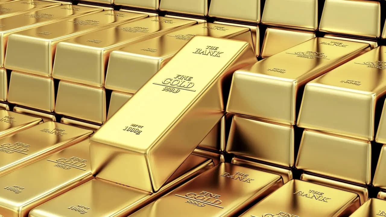 "الأصفر" يتراجع في ظل ارتفاع الدولار
