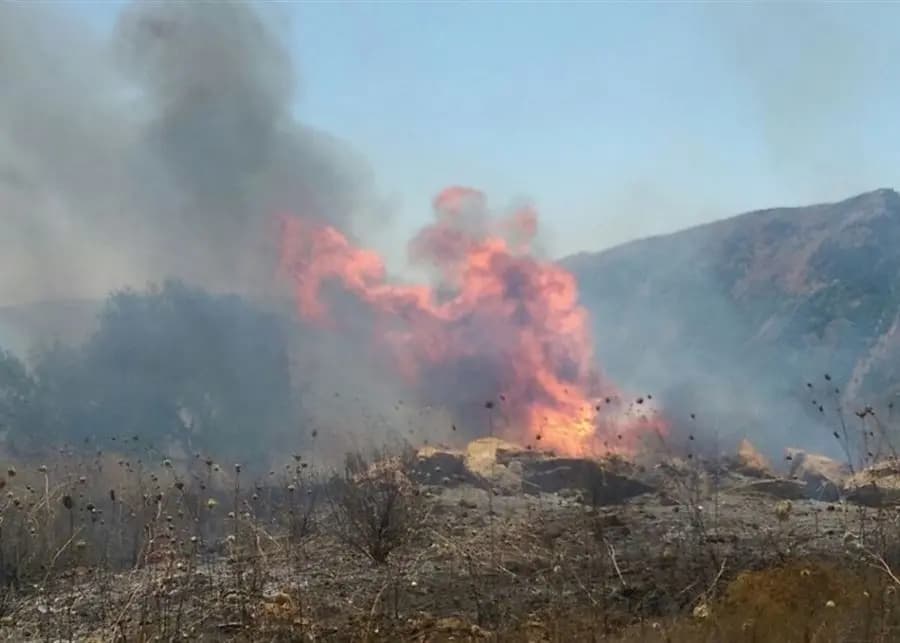 حريق في الحريشة- أنفه والدفاع المدني يعمل على إخماده