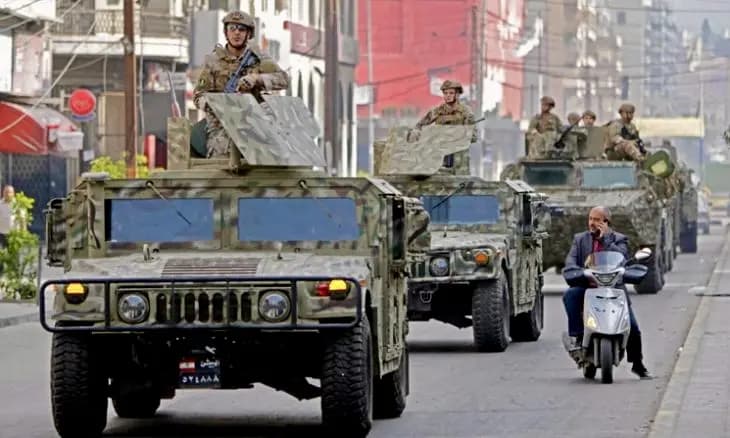 الجيش يفجر ذخائر في منطقة صور
