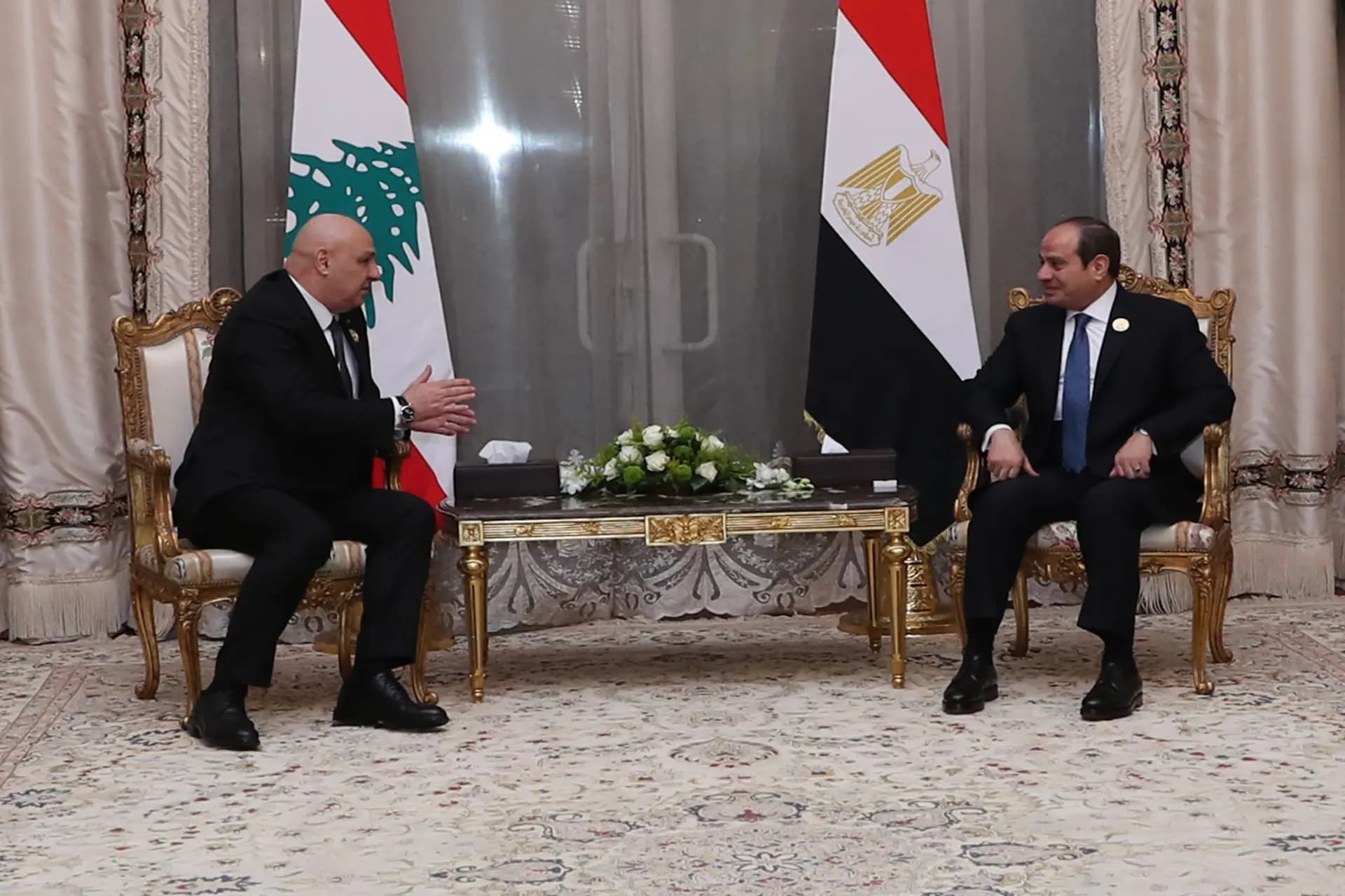 السيسي للرئيس عون: إبنِ لبنان ونحن معك