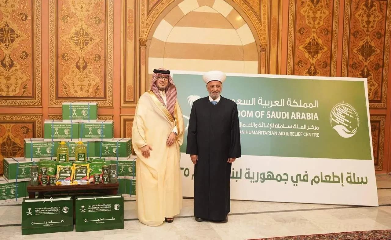 بخاري يدشّن مشروع السلال الغذائية.. والمستفيدون بالآلاف