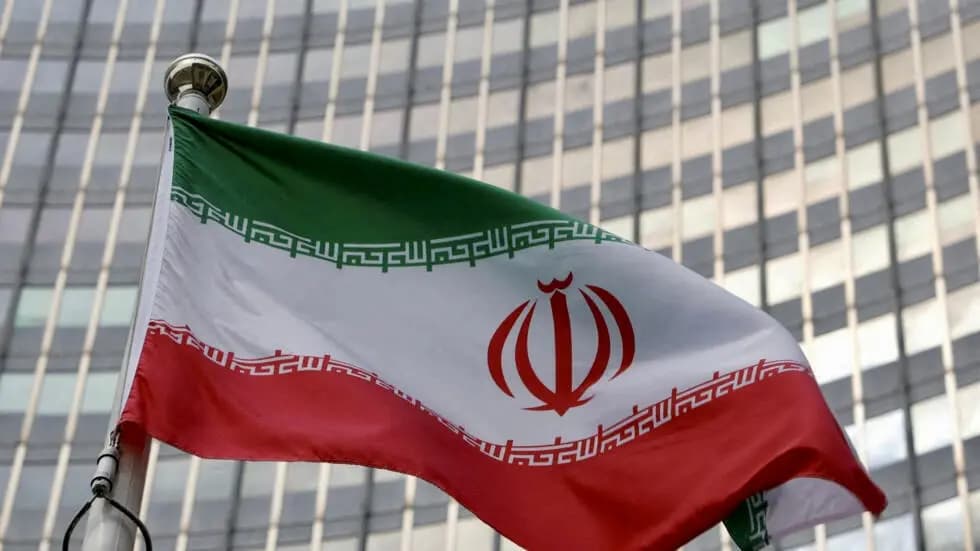 خامنئي: طهران لن تتفاوض تحت الضغط