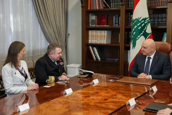 الدفاع البريطانية مستمرة في دعم الجيش