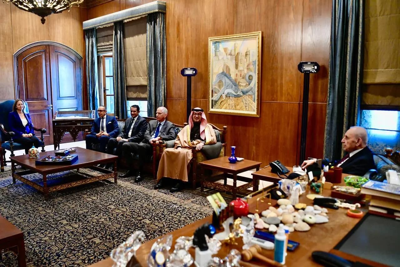 "نعمل لتسريع الانسحاب".. هذا ما خرجت به اللجنة الخماسية من عند بري