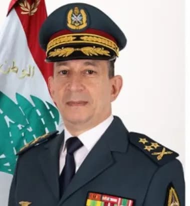 قائد الجيش يعتذر.. والسبب الوطن!