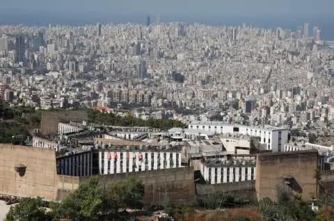 وفد سوري يجول في السجون