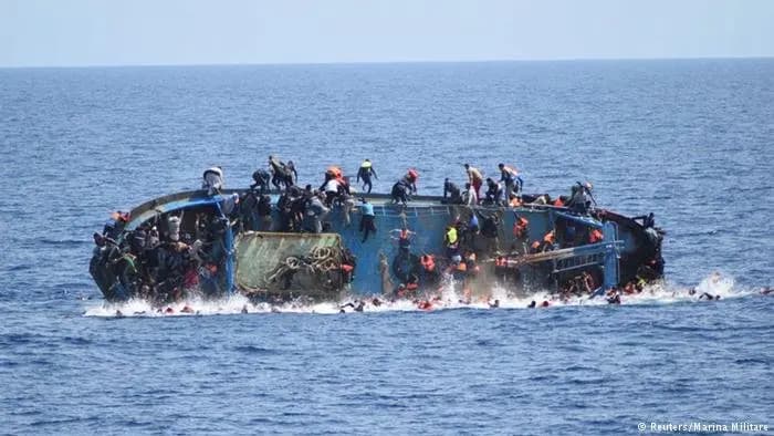 مأساة في المتوسط… غرق مركب مهاجرين وفقدان 40 شخصًا