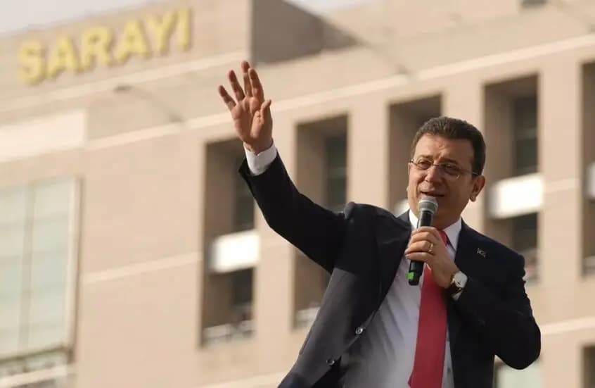 رئيس بلدية إسطنبول وراء الأقفال.. ما هي تهمته؟