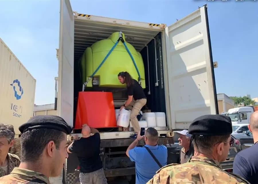 الجيش: وصول الغواصة التي ستعمل على سحب المركب الغارق قبالة طرابلس