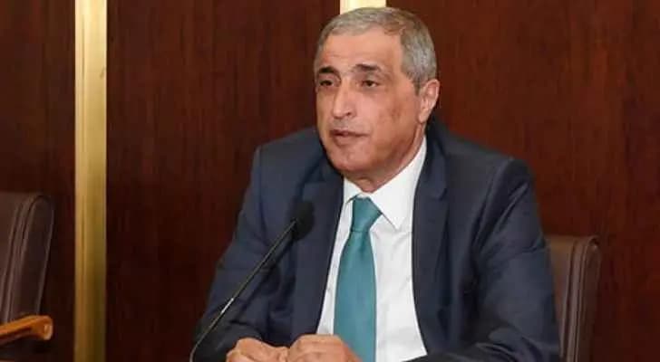 هاشم: لا يمكن للحكومة رمي المسؤولية على غيرها بموضوع الدولار الجمركي