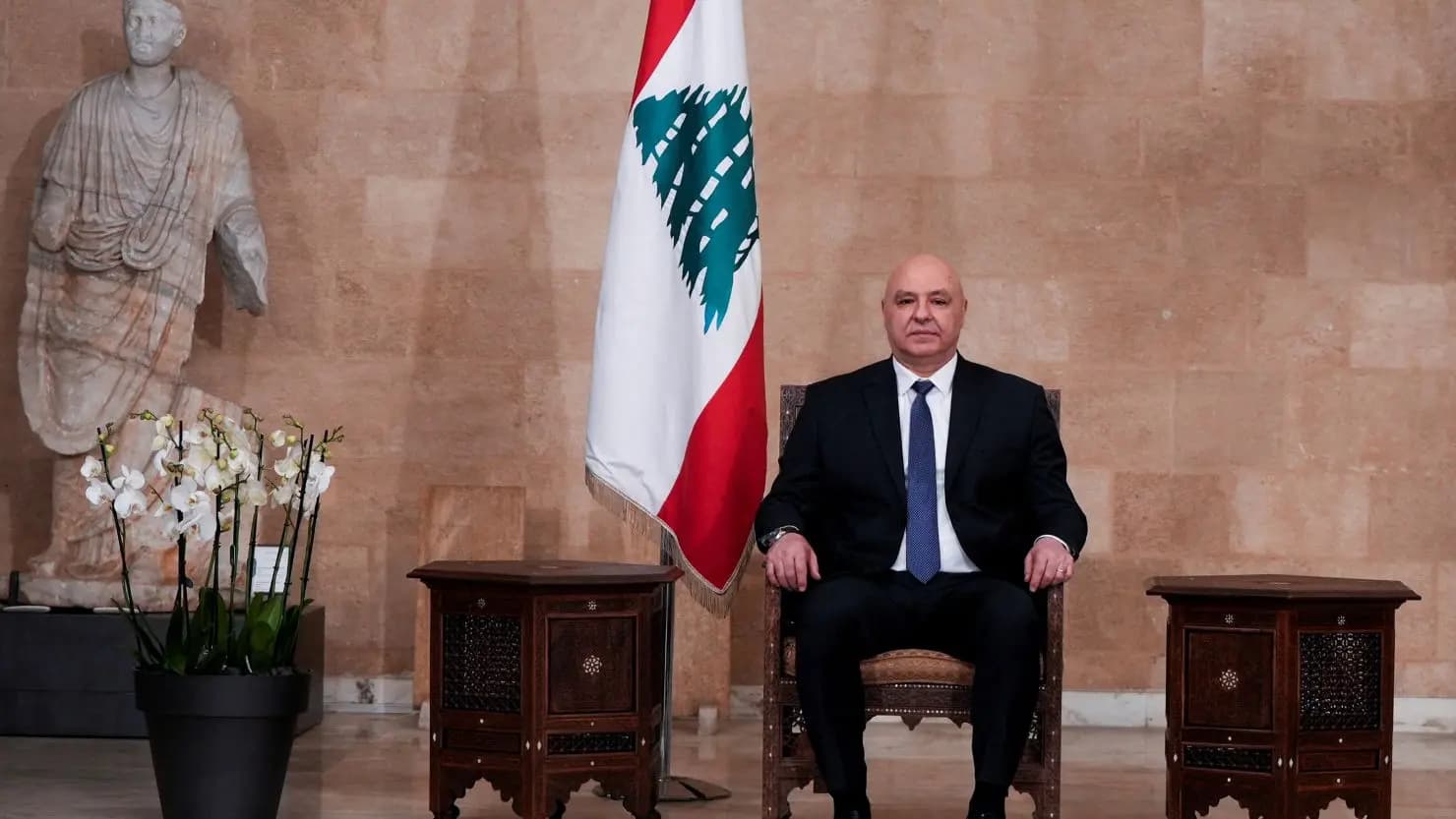من يزرع الشكوك والأشواك حول رئيس الجمهورية؟