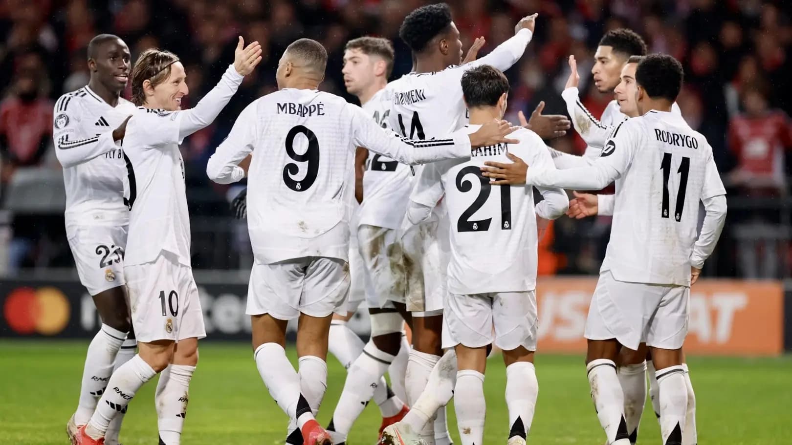 لاعب "ريال مدريد" اشترى نادٍ بريطاني!!