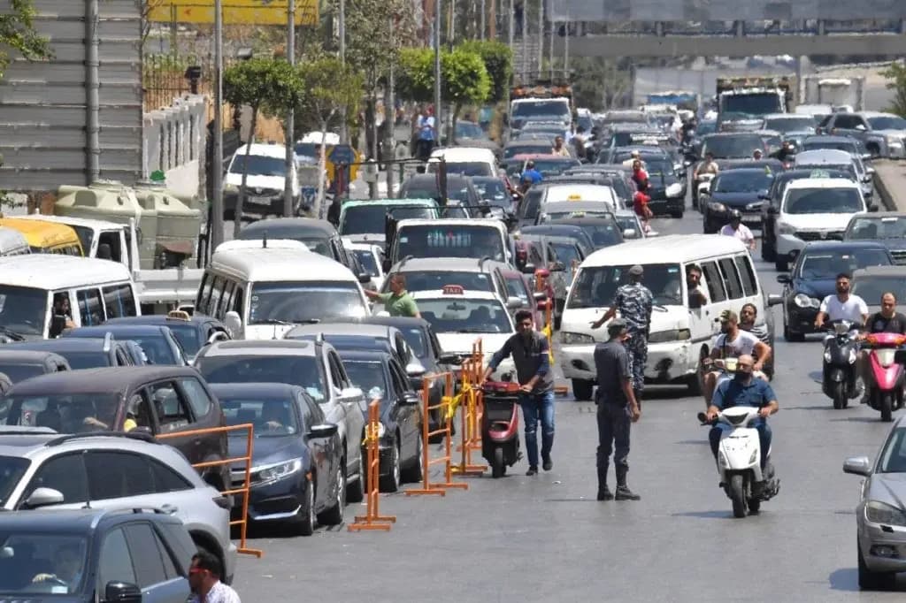 طوابير البنزين إلى الواجهة مجدداً... ماذا يحصل؟