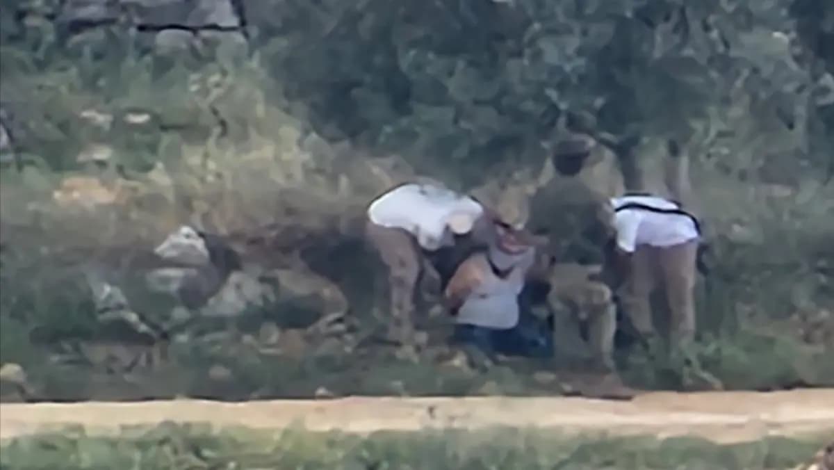 مستوطنون يختطفون شابين في رام الله