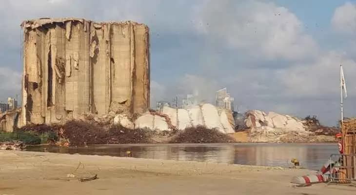 اجتماع طارىء لوزراء الاشغال والاقتصاد والبيئة بعد الظهر بشأن انهيار الجزء الشمالي من اهراءات المرفأ