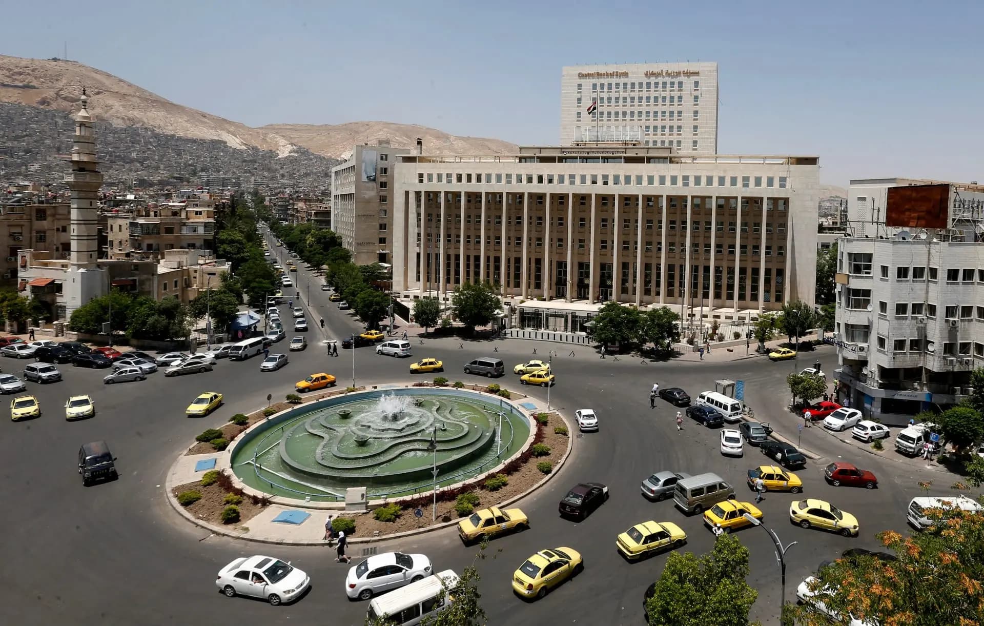 "أبناؤها سيكونون سدًّا منيعًا".. الحزب يدين الاعتداء على سوريا