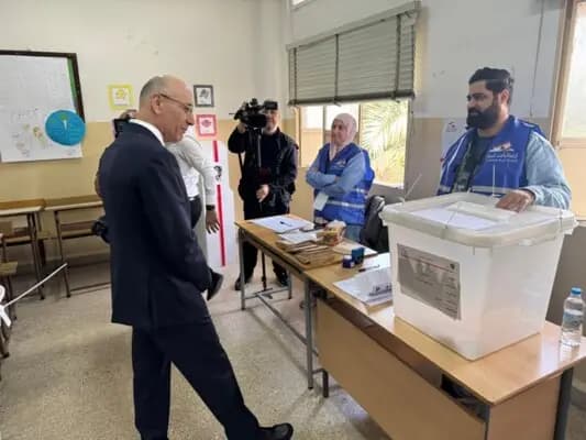 متفقدًا سير الانتخابات.. الحجار: واجبنا احتضان الناس