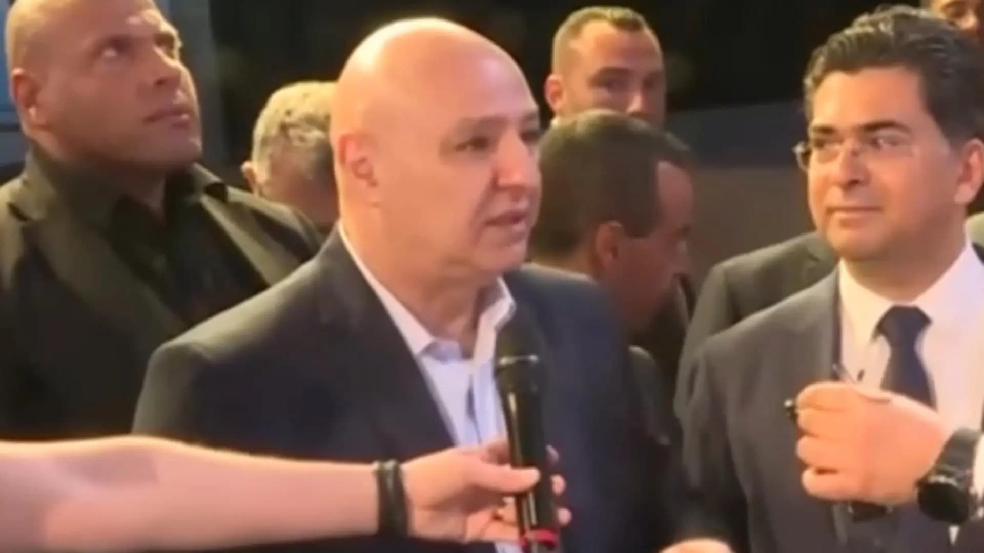 "من تلفزيون الوطن".. عون يتابع التغطية الإعلامية