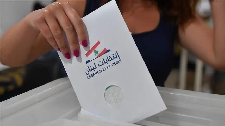 صناديق معلّقة وموظفون غائبون.. ما الذي يجري خلف كواليس الانتخابات؟