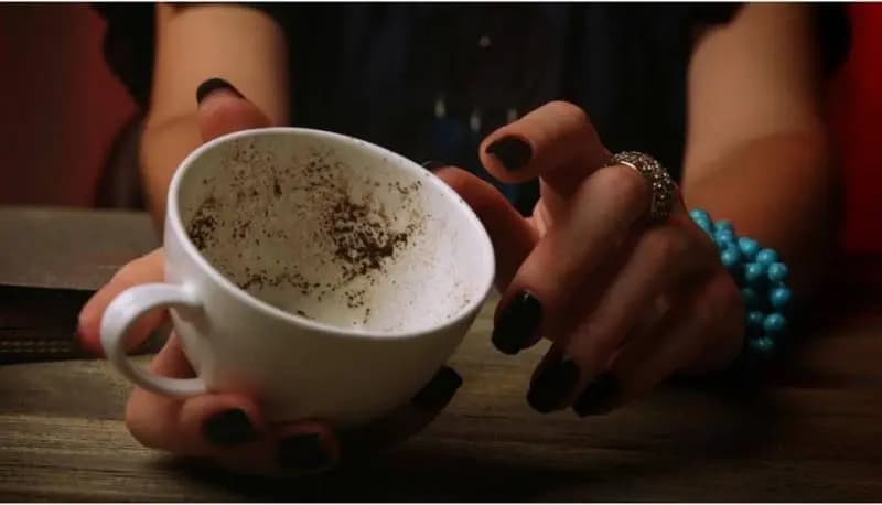 طلاق بسبب فنجان قهوة وذكاء اصطناعي!