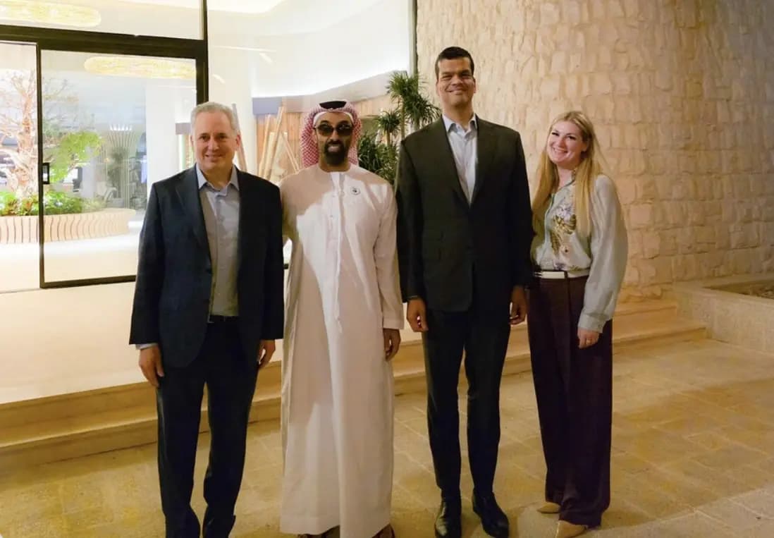 حوار استثنائي بين أبوظبي وواشنطن حول مستقبل الذكاء الاصطناعي