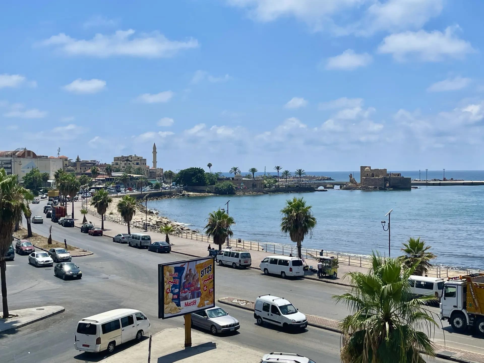 صاروخ حرب ينفجر قرب معمل غاز في صيدا.. ونجاة بأعجوبة