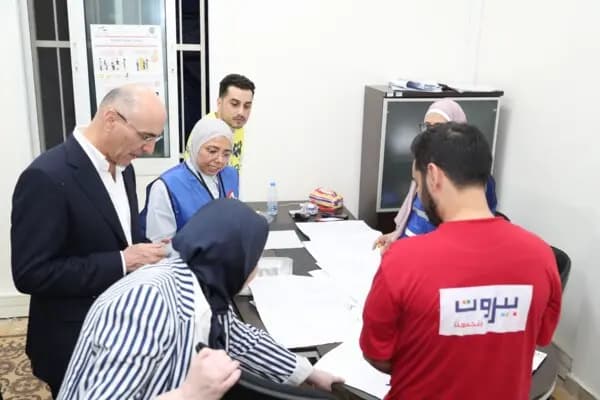 الحجار يتفقد سير عملية فرز الأصوات في بيروت