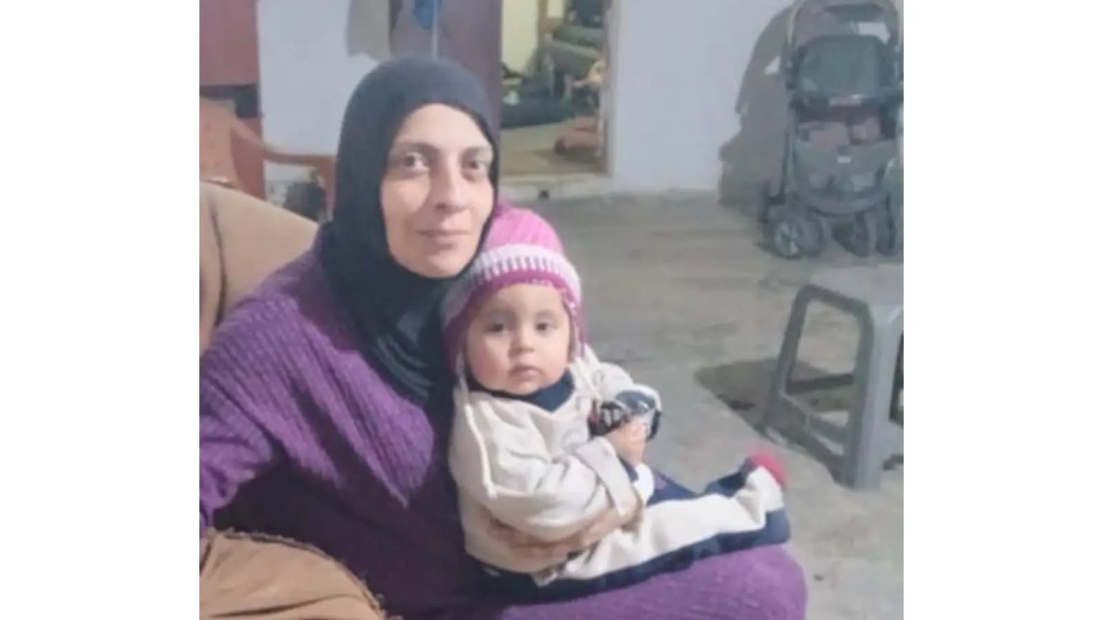 غادرت وطفلتها!