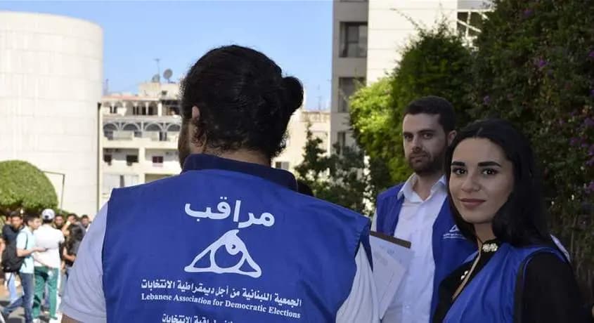 حتى "المراقبون" لم يسلموا من الضرب