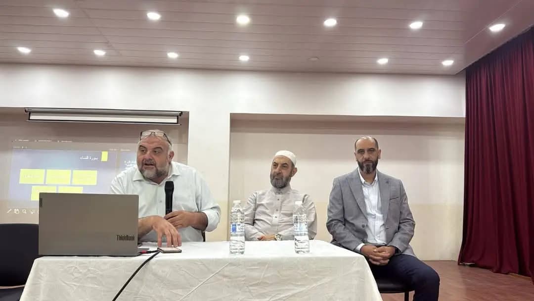 مواجهة الأفكار الهدامة.. أسوم يدعو للحفاظ على الأسرة