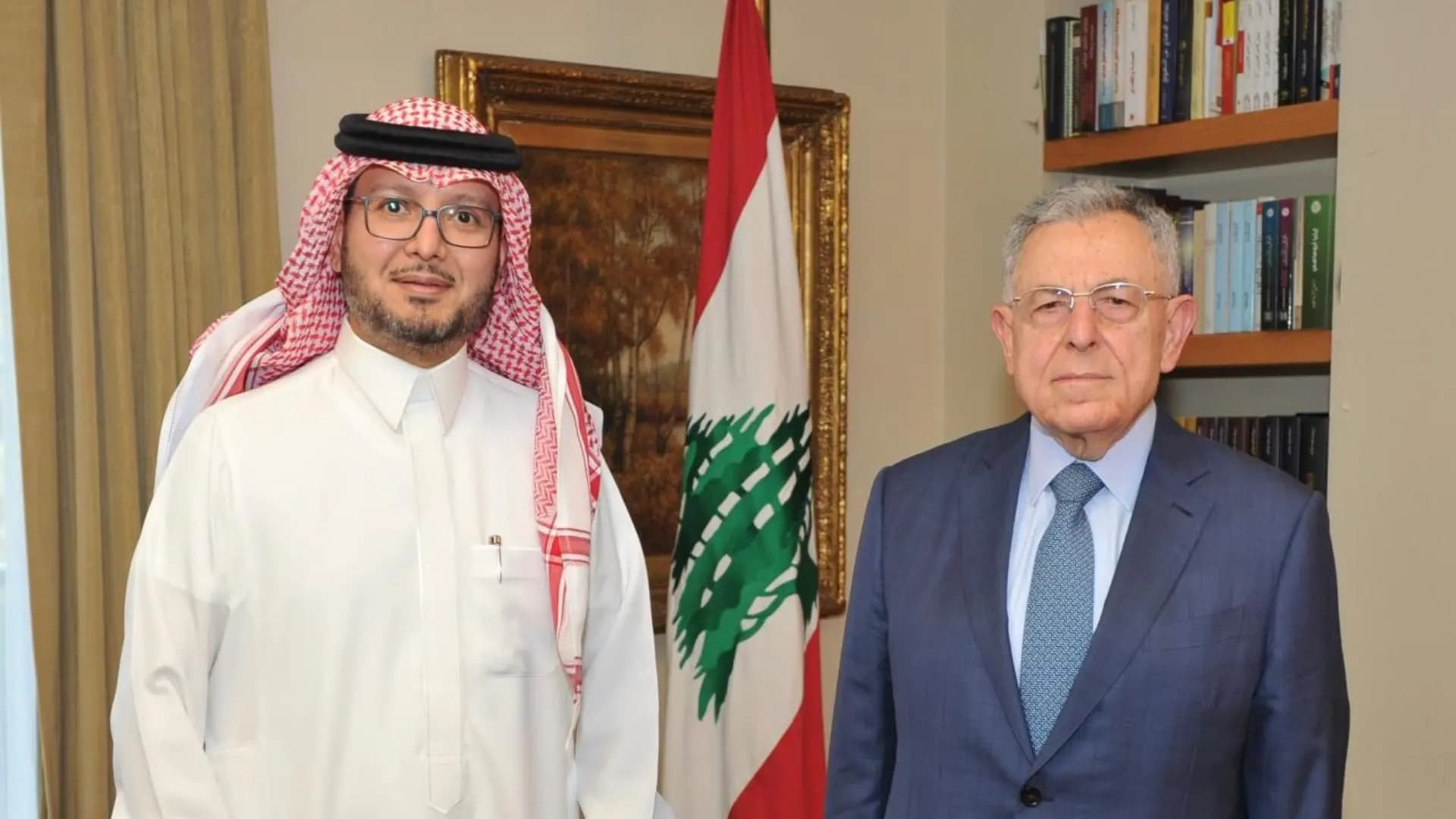 السنيورة يستقبل بخاري.. هذا ما بحثاه