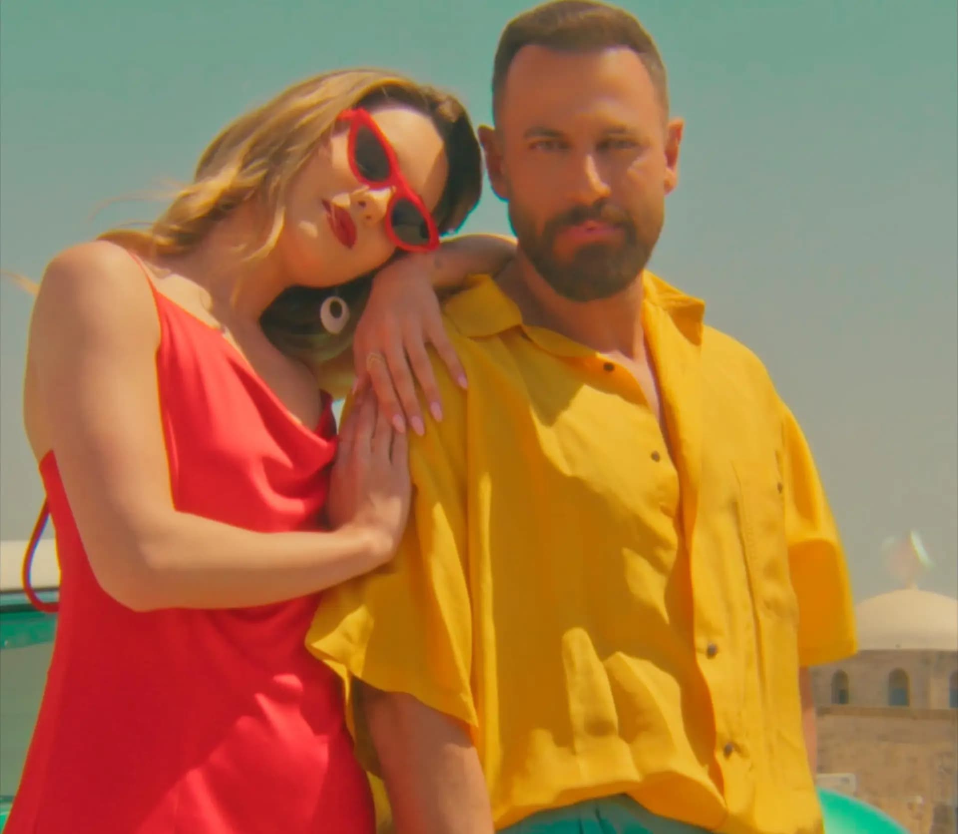بديو مميز مع النجمة التركية باربور.. نيقولا معوّض يطلق كليبه الجديد