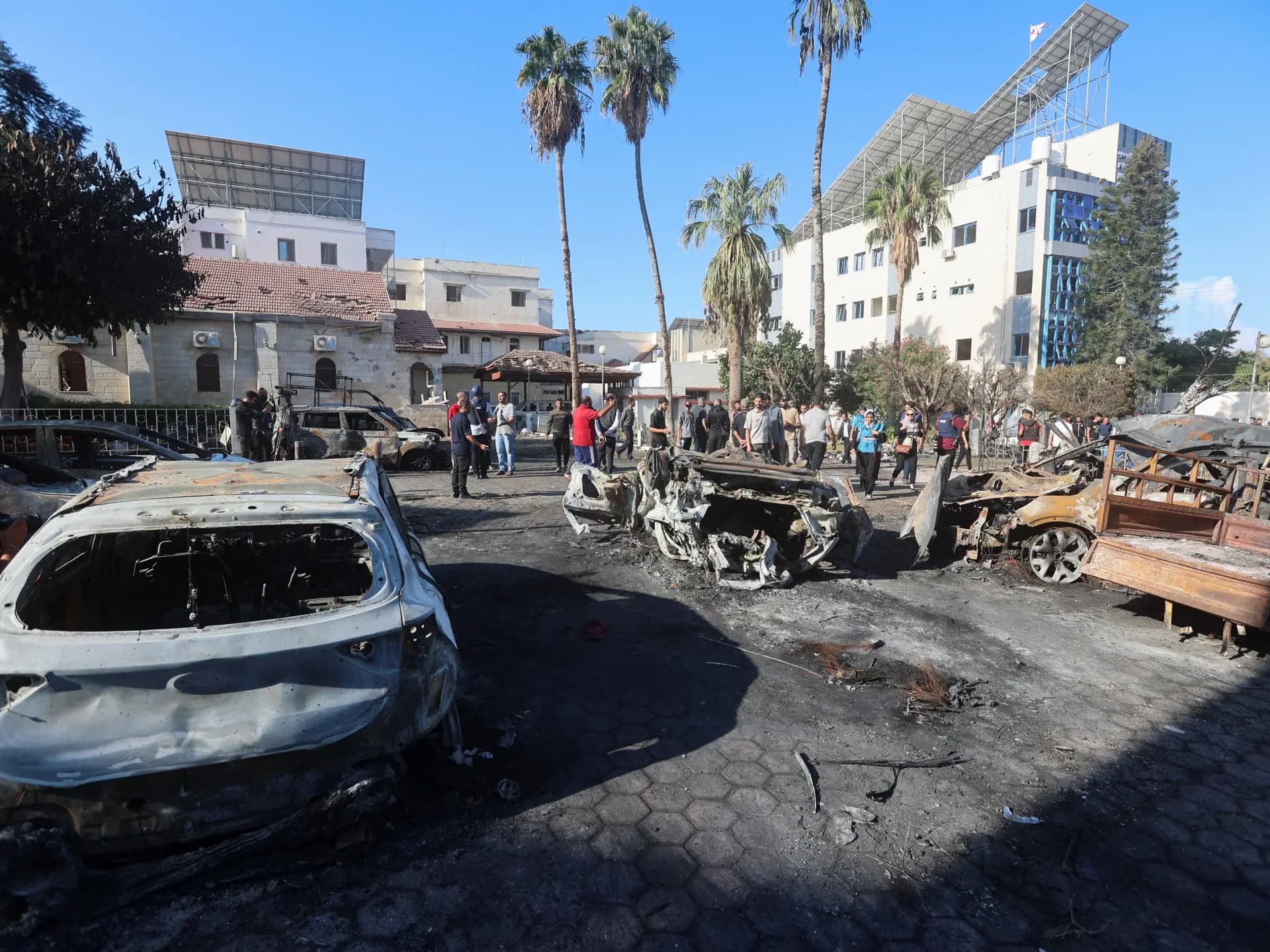 ثلاثة صحافيين شهداء بقصف على المعمداني