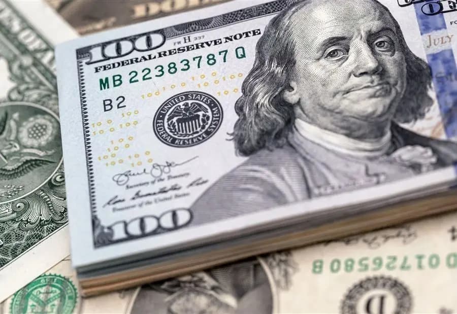 إنخفاضٌ مستمر بدولار السوق السوداء