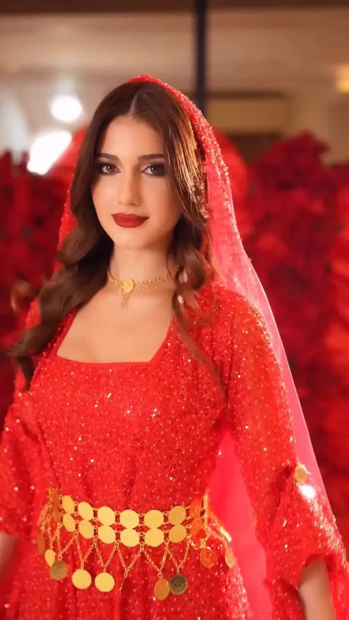 كيف كانت إطلالة "شيرين بيوتي" في حفل حنتها؟