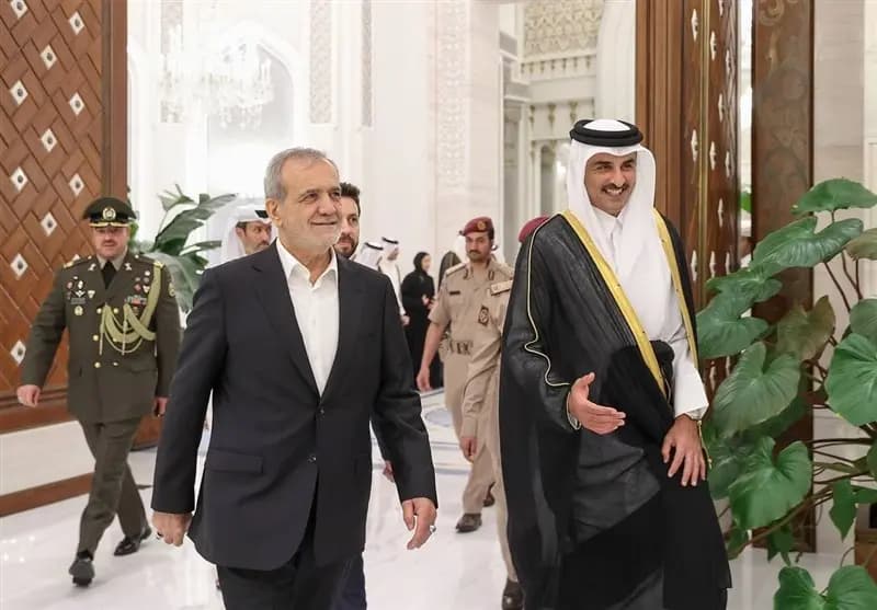 الرئيس الإيراني في اتصال مع الشيخ تميم بن حمد: قطر دولة شقيقة