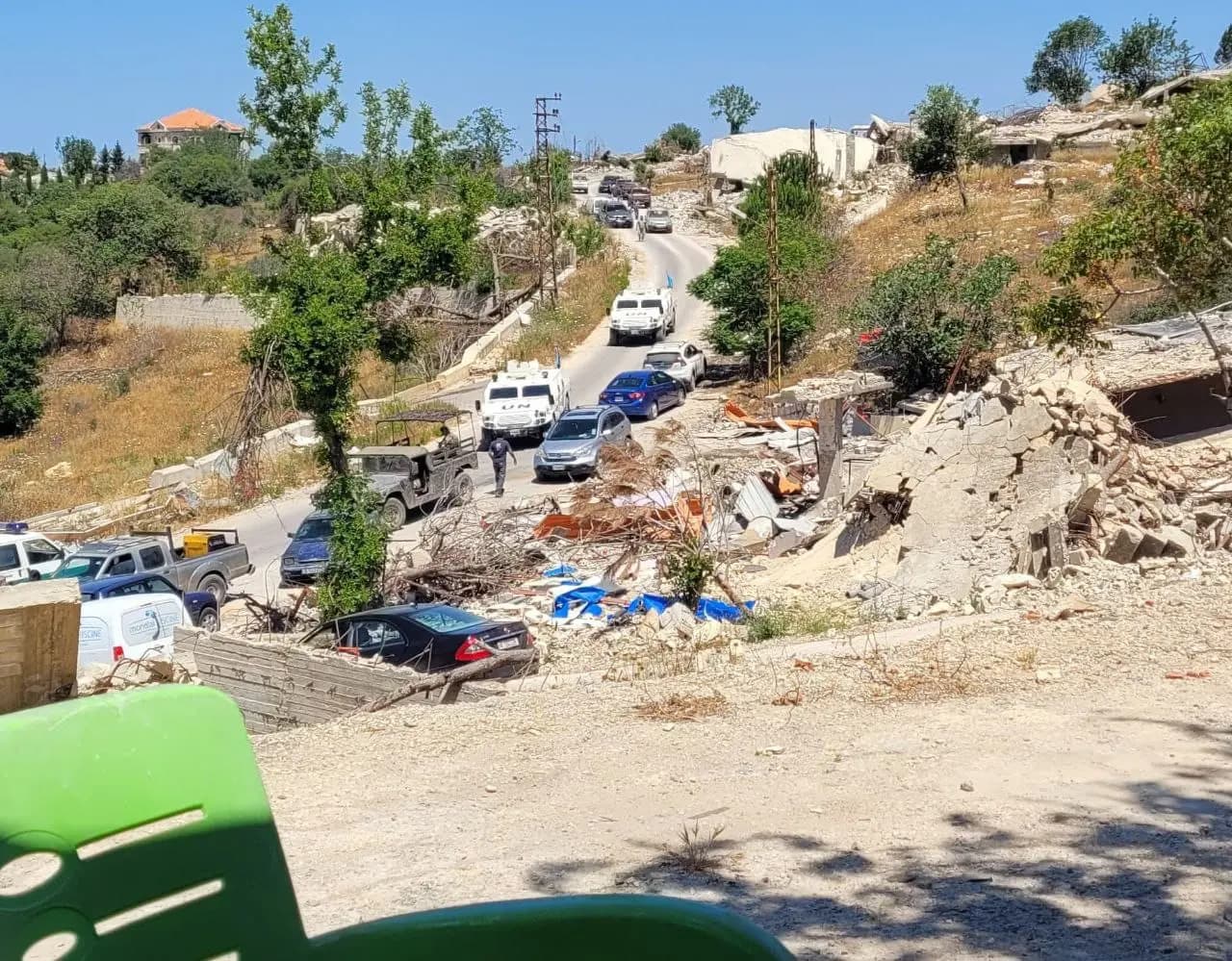 إلقاء قنابل صوتية وإطلاق نار جنوبًا